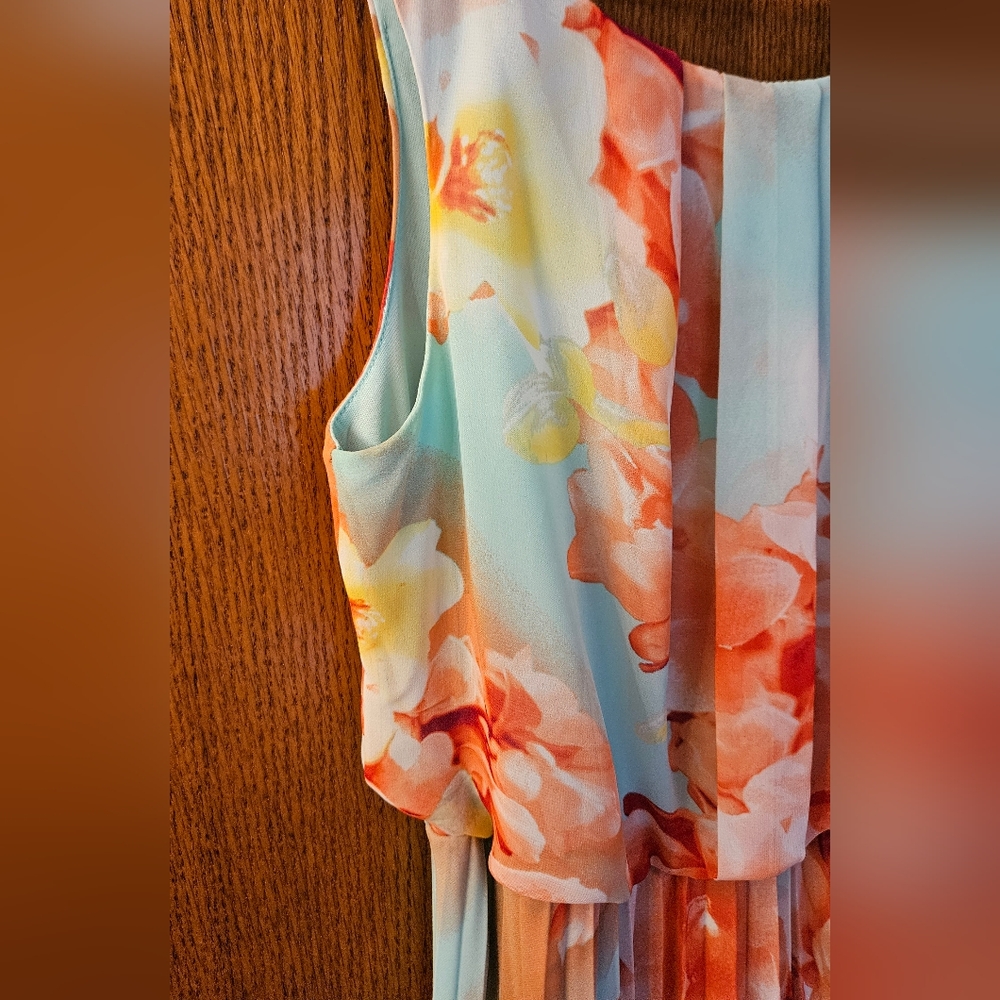 Floral Sleeveless Maxi Dress - Picture 8 of 12